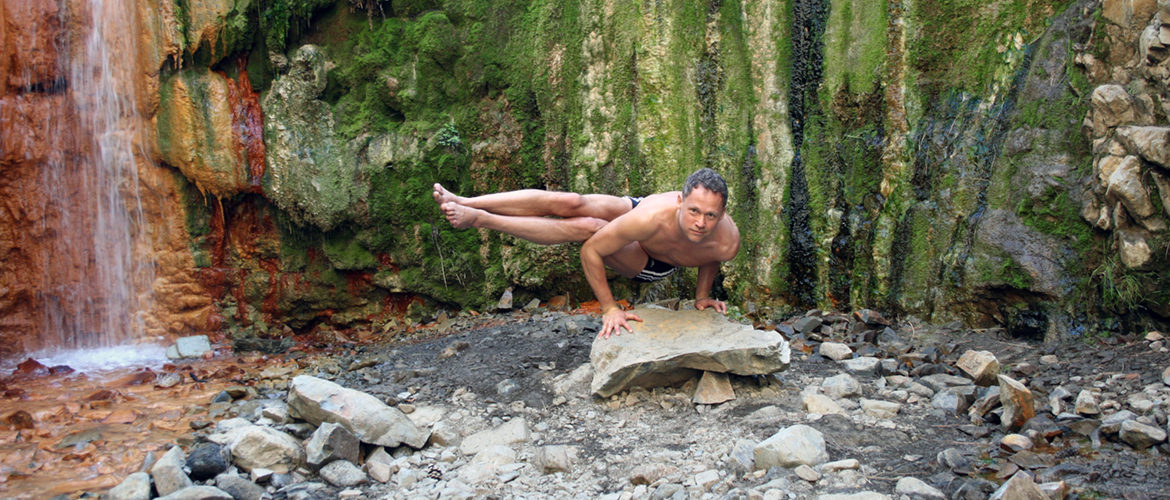 Seitkrähe - Parshva Bakasana